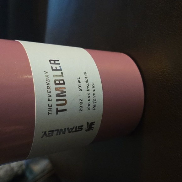 Stanley Rose Tumbler 20 oz - Picture 3 of 11